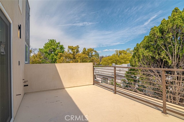 Detail Gallery Image 13 of 31 For 18750 Collins St, Tarzana,  CA 91356 - 7 Beds | 6 Baths