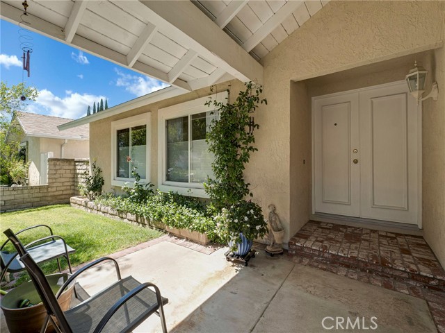 Detail Gallery Image 3 of 37 For 26953 Cuatro Milpas St, Valencia,  CA 91354 - 3 Beds | 2 Baths