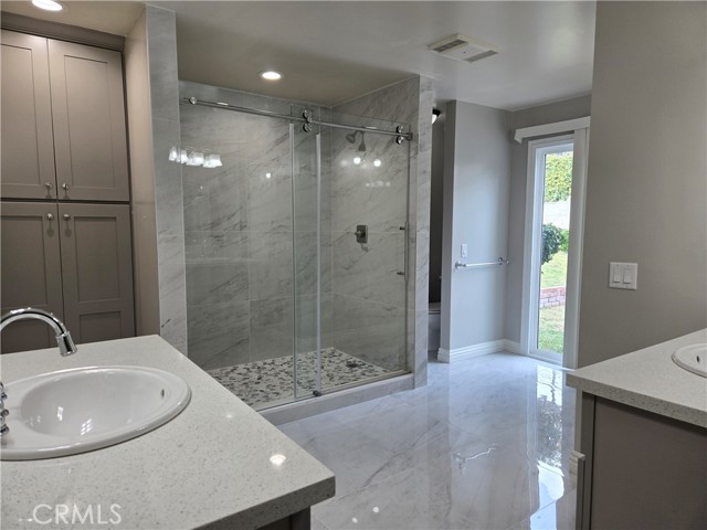Detail Gallery Image 4 of 13 For 1747 Oakwood Ave, Arcadia,  CA 91006 - 4 Beds | 4 Baths