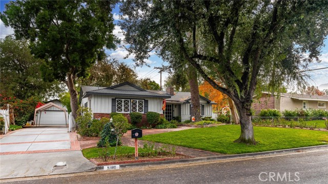 Detail Gallery Image 3 of 31 For 5180 Stonewood Dr, Riverside,  CA 92506 - 3 Beds | 2 Baths