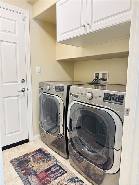 110 Desert Bloom, Irvine CA: https://media.crmls.org/medias/9109d881-9b1e-4f67-8c9a-c77069b08c8b.jpg