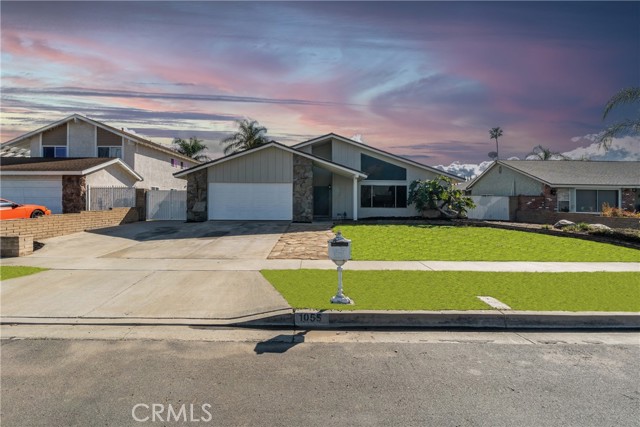 Detail Gallery Image 1 of 1 For 1055 Meadowview Ct, Corona,  CA 92878 - 4 Beds | 2 Baths