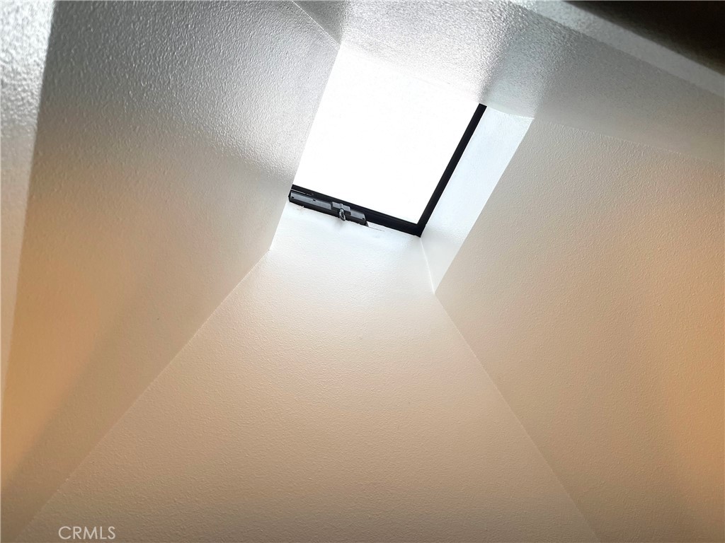https://media.crmls.org/medias/910a8432-26c5-480a-af8f-9a18c581f7df.jpg?preset=X-Large