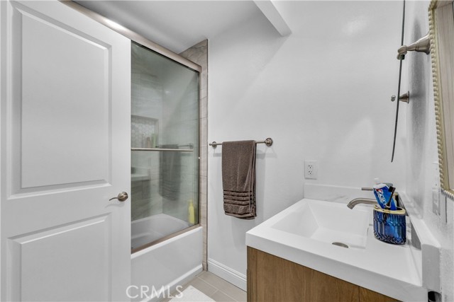 Detail Gallery Image 12 of 18 For 1 3rd Place, Long Beach,  CA 90802 - 2 Beds | 2 Baths