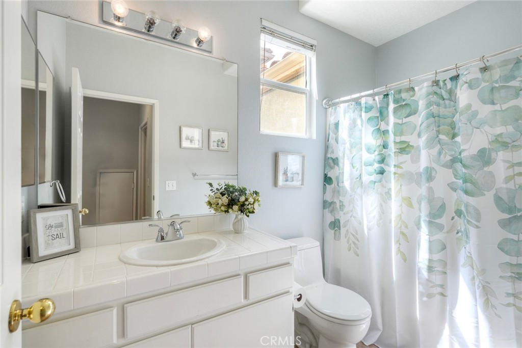 https://media.crmls.org/medias/910bba97-2295-4ec7-9628-3ceb18416bf1.jpg?preset=X-Large