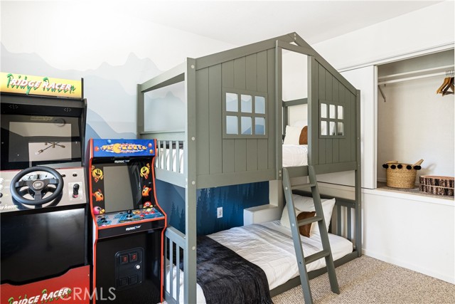26287 Lake Forest Drive, Twin Peaks CA: https://media.crmls.org/medias/910d5feb-4ebf-401c-86d2-bc17e99d737a.jpg