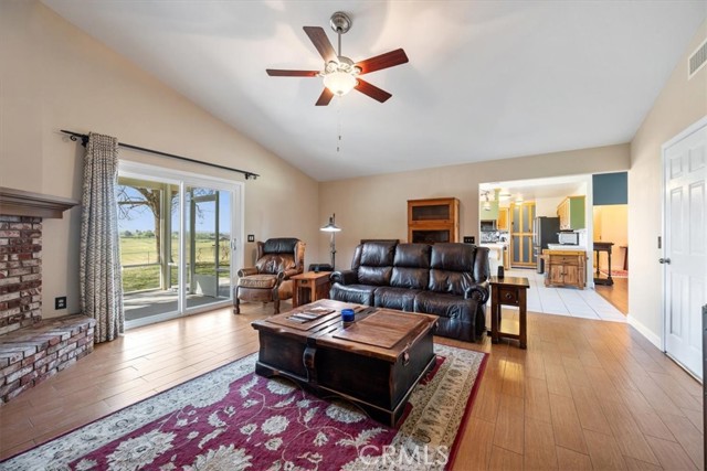 Detail Gallery Image 12 of 32 For 4385 Camp 8, Paso Robles,  CA 93446 - 4 Beds | 3 Baths