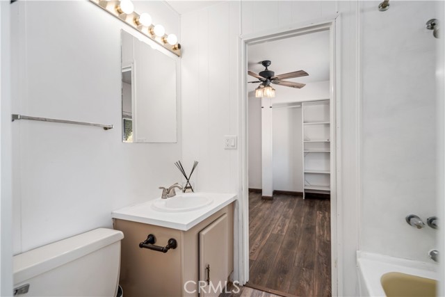 2726 Bent Spur Drive, Acton CA: https://media.crmls.org/medias/910f0d6a-bc1d-42fd-ba3e-70ab8c3a6022.jpg
