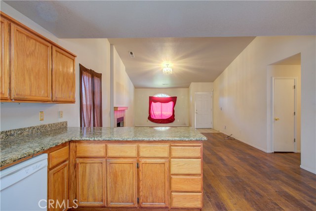 Detail Gallery Image 4 of 36 For 140 Watertown Dr, Merced,  CA 95341 - 3 Beds | 2 Baths