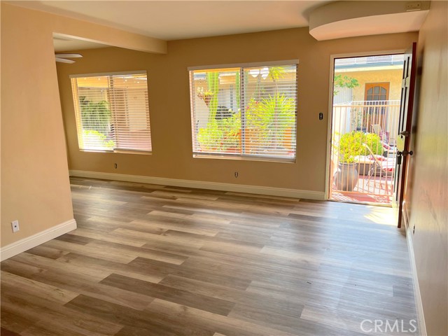 Detail Gallery Image 2 of 24 For 2115 Placentia Ave #15,  Costa Mesa,  CA 92627 - 1 Beds | 1 Baths