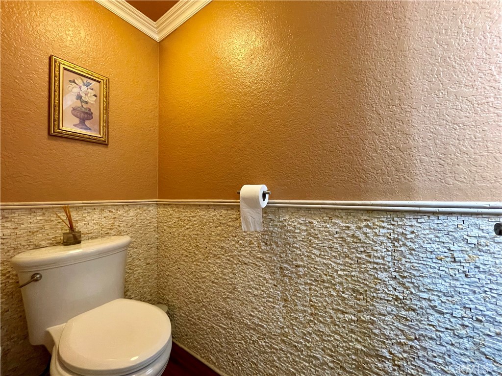 https://media.crmls.org/medias/9110ba63-8590-4a59-8178-848941ffd88b.jpg?preset=X-Large