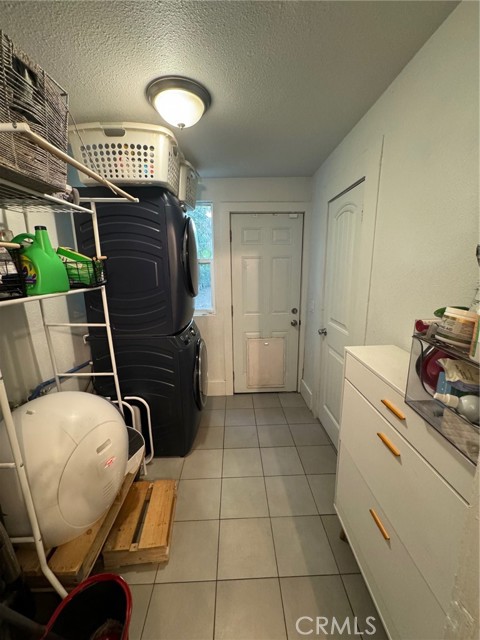 1355 N Gordon Street, Pomona CA: https://media.crmls.org/medias/9110bfef-6cd0-4416-8ad6-81d71fe31d7b.jpg