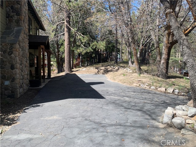 Detail Gallery Image 9 of 39 For 762 Esquimoux Dr, Green Valley Lake,  CA 92341 - 3 Beds | 2/1 Baths