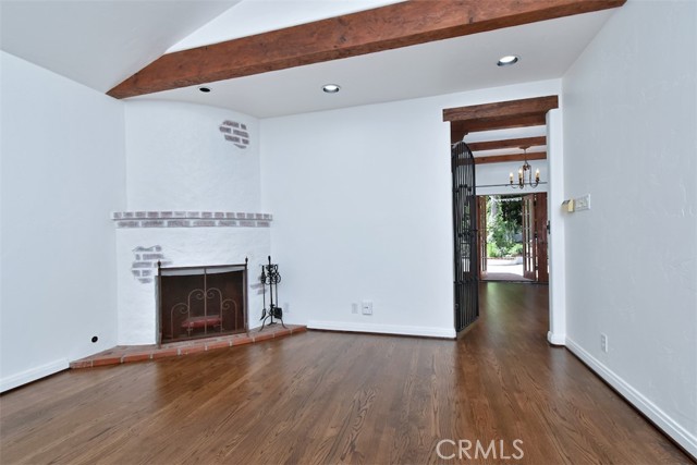 Detail Gallery Image 6 of 27 For 14712 Tustin St, Sherman Oaks,  CA 91403 - 3 Beds | 2 Baths