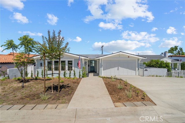 Detail Gallery Image 3 of 62 For 101 via Colusa, Redondo Beach,  CA 90277 - 4 Beds | 4/1 Baths