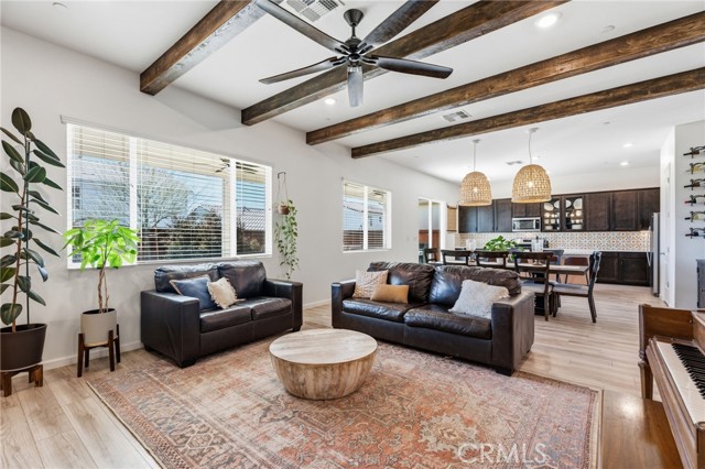 Detail Gallery Image 10 of 59 For 588 Overstone Ave, Madera,  CA 93636 - 5 Beds | 2/1 Baths