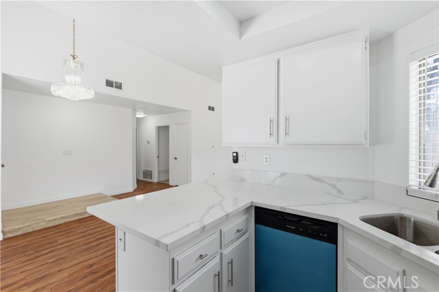 Detail Gallery Image 10 of 30 For 1164 Stone Pine Ln a,  Corona,  CA 92879 - 2 Beds | 2 Baths