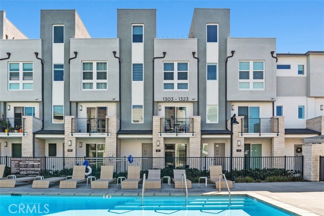 Detail Gallery Image 2 of 32 For 1311 W Cara, Anaheim,  CA 92805 - 3 Beds | 3/1 Baths