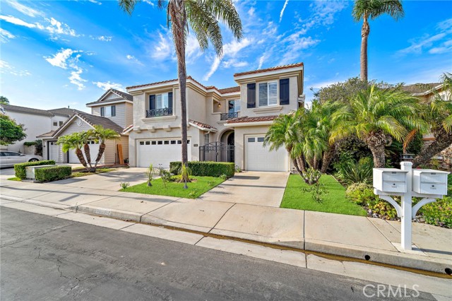 Detail Gallery Image 3 of 49 For 7095 Ashley Dr, Huntington Beach,  CA 92648 - 5 Beds | 3 Baths