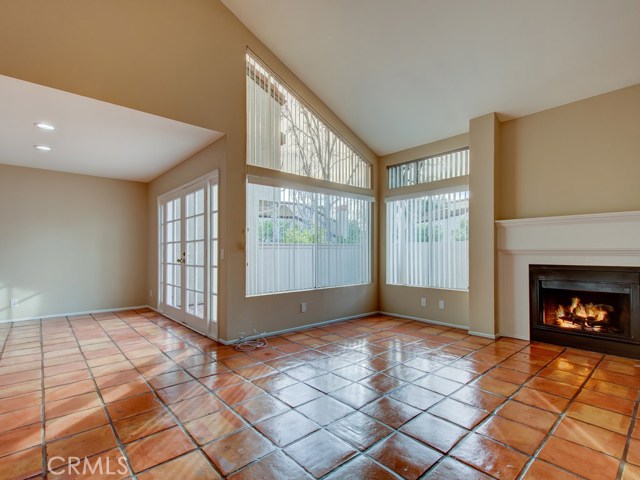 Detail Gallery Image 7 of 22 For 115 Stanford Ct #50,  Irvine,  CA 92612 - 2 Beds | 1/1 Baths