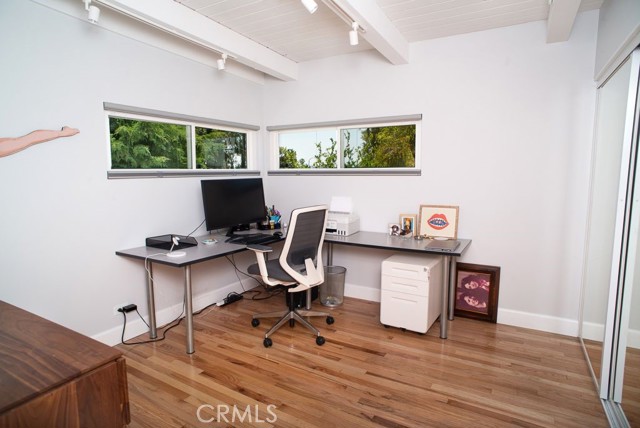 8464 Moorcroft Avenue, West Hills CA: https://media.crmls.org/medias/91149e62-99c2-4a7d-90e8-49ebd482dcea.jpg
