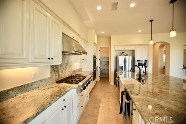 Detail Gallery Image 12 of 42 For 41907 Arbor Glen Dr., Temecula,  CA 92592 - 5 Beds | 4/1 Baths
