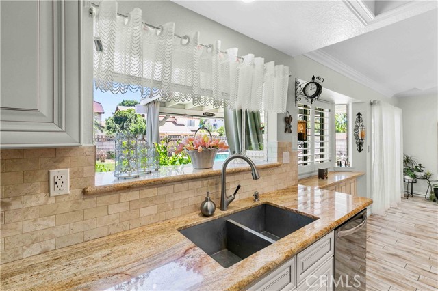 Detail Gallery Image 21 of 67 For 42962 Burlwood Dr, Lancaster,  CA 93536 - 4 Beds | 2/1 Baths