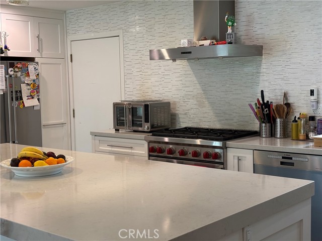 Detail Gallery Image 16 of 52 For 27069 Helmond Dr, Calabasas,  CA 91301 - 6 Beds | 4/1 Baths