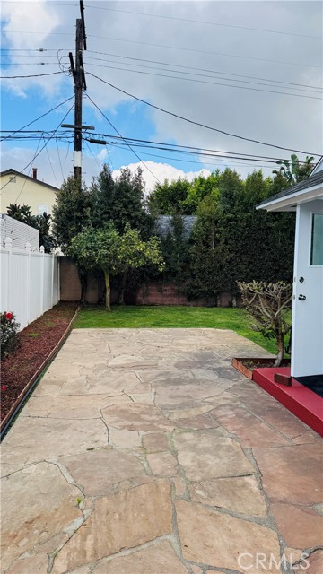 Detail Gallery Image 18 of 21 For 6633 W 87th, Los Angeles,  CA 90045 - 3 Beds | 1 Baths