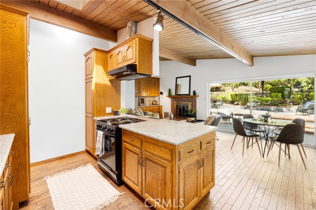 Detail Gallery Image 5 of 36 For 3117 Harmony Pl, La Crescenta,  CA 91214 - 3 Beds | 2 Baths
