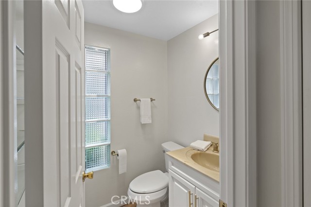 Detail Gallery Image 8 of 49 For 214 Goldenwest St, Huntington Beach,  CA 92648 - 3 Beds | 3/1 Baths