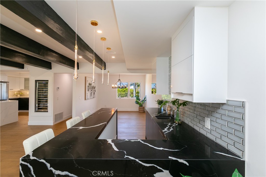 https://media.crmls.org/medias/91180147-6bea-4808-82d0-e4c7127d8dc3.jpg?preset=X-Large