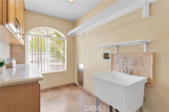 Detail Gallery Image 34 of 64 For 16158 Rimrock Rd, Apple Valley,  CA 92307 - 4 Beds | 2/1 Baths