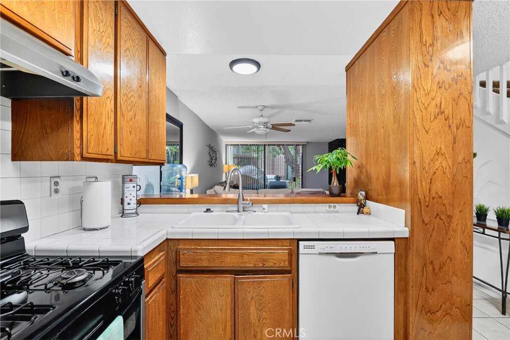 MLS #DW25152735 image #5