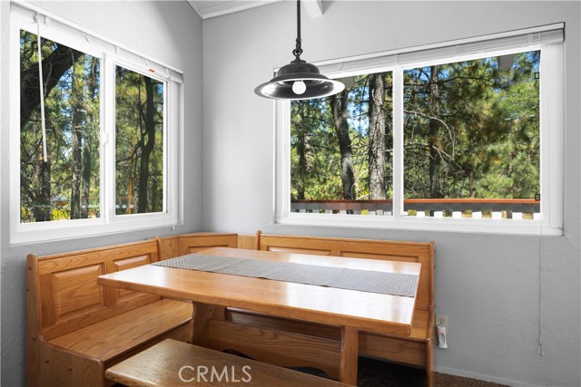 41747 Comstock Lane, Big Bear Lake CA: https://media.crmls.org/medias/911942a2-0d00-4893-8f33-919f2b2c3981.jpg