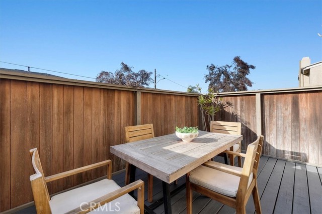 Detail Gallery Image 19 of 46 For 1006 Palm Ln, Redondo Beach,  CA 90278 - 2 Beds | 2 Baths