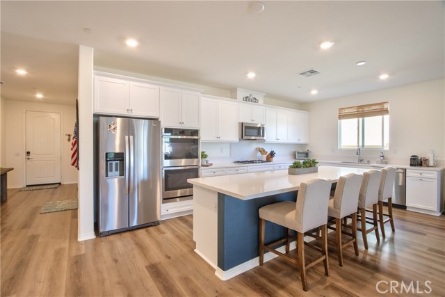 33084 Toledo Bend Court, Winchester CA: https://media.crmls.org/medias/911a9e16-c0df-433e-aada-fb6cf0f7feab.jpg