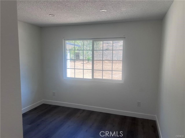 Detail Gallery Image 2 of 5 For 195 Masters, Riverside,  CA 92507 - 3 Beds | 2 Baths