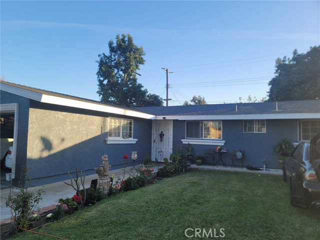 Detail Gallery Image 2 of 30 For 2214 Mark St, Santa Ana,  CA 92703 - 4 Beds | 2 Baths