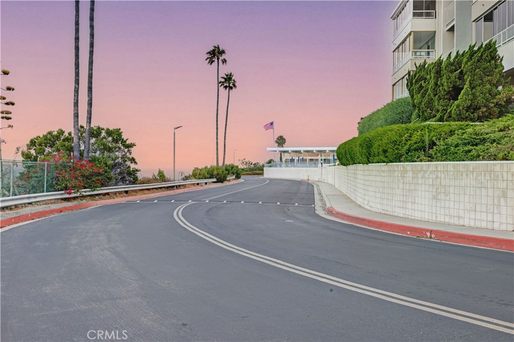 https://media.crmls.org/medias/911c0fac-1499-4006-b995-189979f09ca4.jpg?preset=X-Large