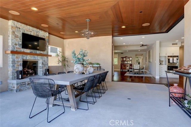 1833 8th Street, Manhattan Beach CA: https://media.crmls.org/medias/911c8305-0025-46da-a107-b8795a864329.jpg