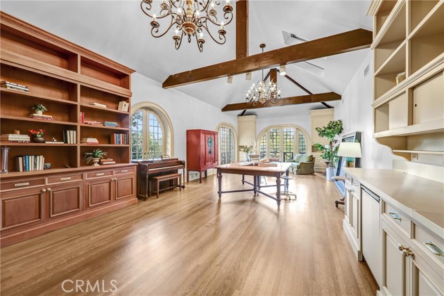 1215 Wentworth, Pasadena CA: https://media.crmls.org/medias/911d123e-93d9-43ef-a8b1-5e25d191e226.jpg