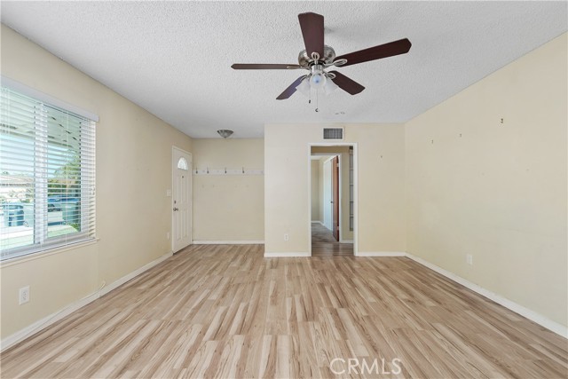 Detail Gallery Image 9 of 40 For 890 S Inez St. St, Hemet,  CA 92543 - 2 Beds | 2 Baths