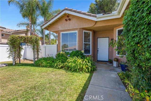 42708 Mountain Shadow Road, Murrieta CA: https://media.crmls.org/medias/911dce7f-a5de-4da4-aef3-edcfea1800cb.jpg