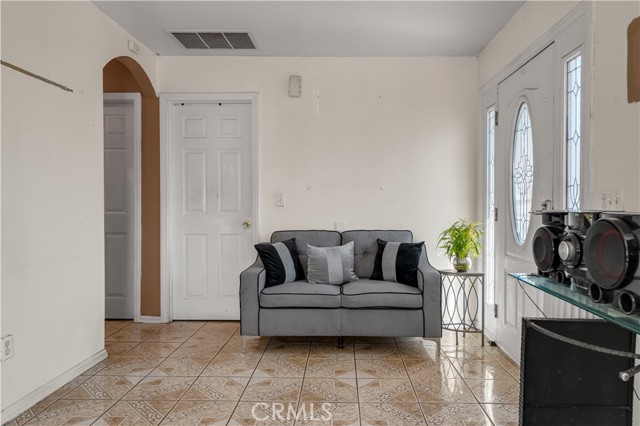 Detail Gallery Image 10 of 66 For 21931 Violeta Ave, Hawaiian Gardens,  CA 90716 - – Beds | – Baths