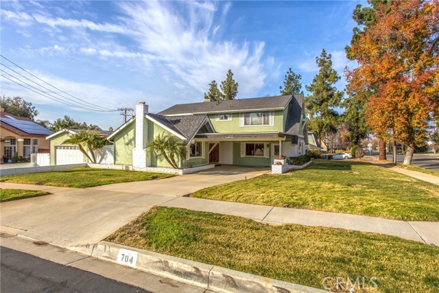 704 Grove Street, Redlands, California 92374, 5 Bedrooms Bedrooms, ,2 BathroomsBathrooms,Single Family Residence,For Sale,Grove,IG25023629