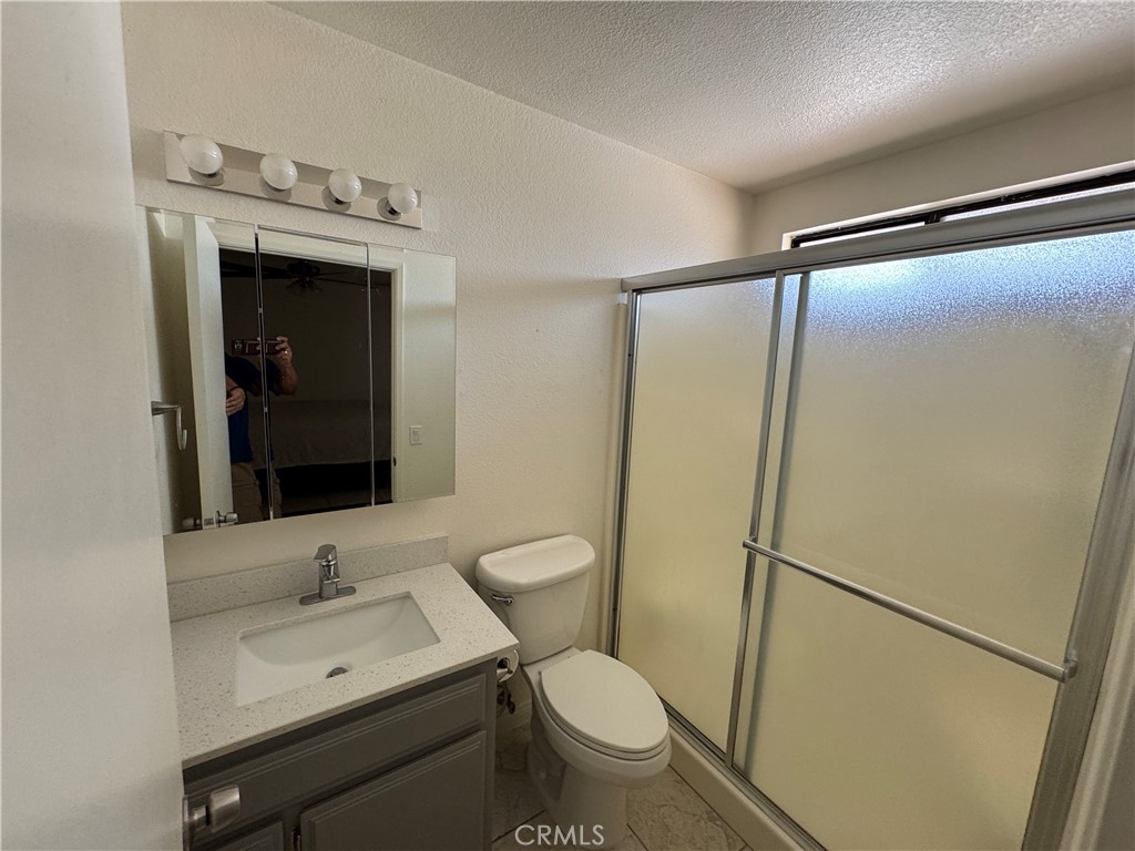 https://media.crmls.org/medias/911e4ce1-9555-4818-b1f7-61ca9e6a4d79.jpg?preset=X-Large