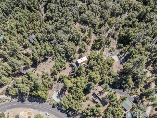 1320 Woodland Drive, Pine Mountain Club CA: https://media.crmls.org/medias/911e80a7-9fc2-4a26-b3ec-6adb532cafe7.jpg