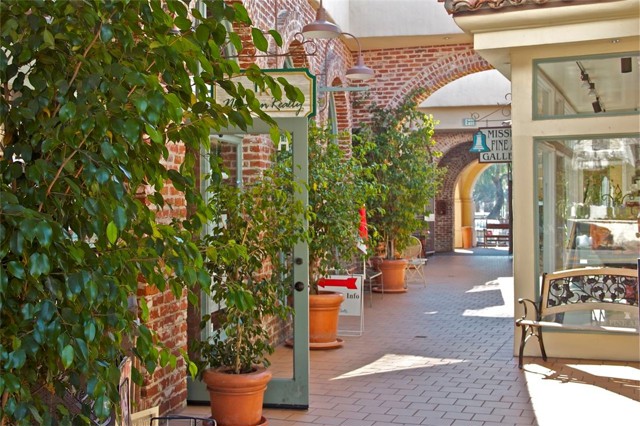 31032 Via Estenaga, San Juan Capistrano CA: https://media.crmls.org/medias/911ea1e7-6a30-4cfc-b5b9-aad4c401c4d1.jpg