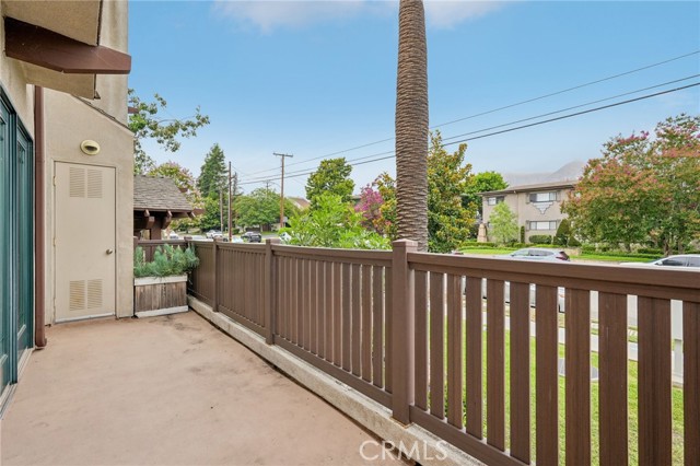 50 Esperanza Avenue, Sierra Madre CA: https://media.crmls.org/medias/911ee6b1-65b9-4f26-bb77-9b72034668c1.jpg